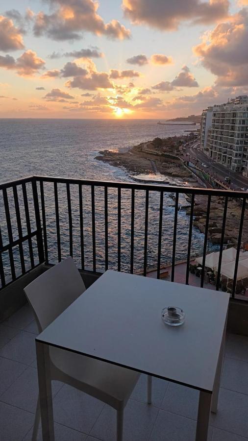 Roma Hotel Sliema Exteriör bild